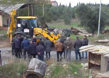 Balıkesir’de mahallelinin yol sevinci