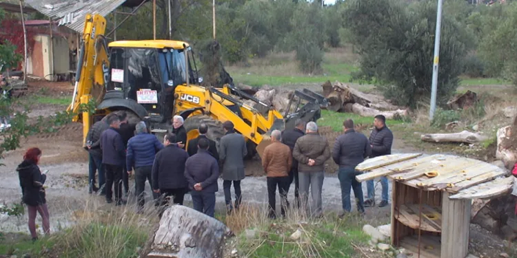 Balıkesir’de mahallelinin yol sevinci