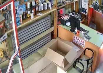 Tamire getirilen tabletin bataryası patladı