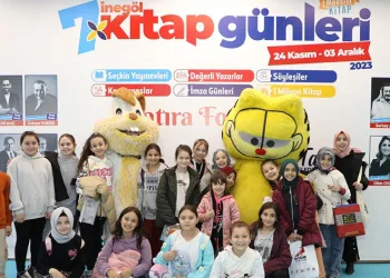 İnegöl’de kitap günleri coşkusu sürüyor