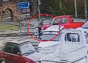 Kamyonetin çarptığı bisikletli ağır yaralandı