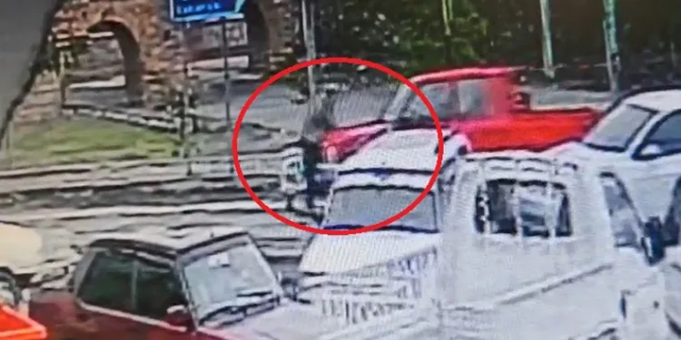 Kamyonetin çarptığı bisikletli ağır yaralandı