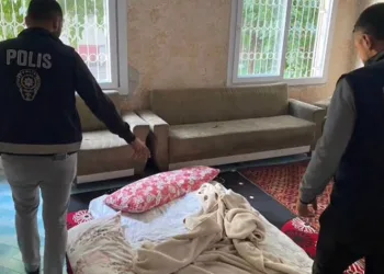 Doğaüstü güçleri olduğunu iddia ederek, tacizde bulundu