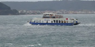 Çanakkale Boğazı çift yönlü olarak trafiğe kapatıldı