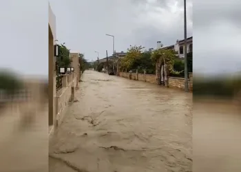 Silivri’de caddeler ve sokaklar göle döndü