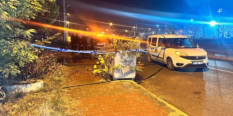 Çöp konteynerinde yeni doğmuş bebek bulundu