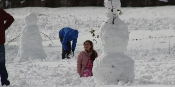 Kırklareli’de vatandaşlar karın tadını çıkardı