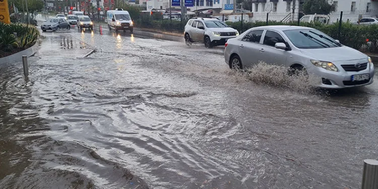Bodrum’da sağanak yağış