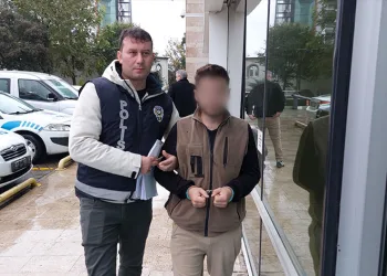 Siparişle hırsızlık yaptı