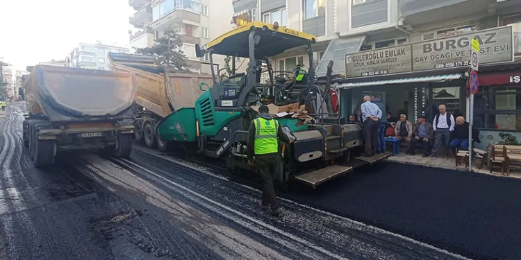 Güzelyalı’nın yolları da güzelleşiyor