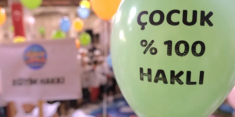 Büyükçekmeceli çocuklar “Çocuk Hakları”nı haykırdılar