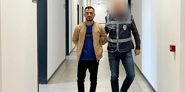 Aranan şahıslar yakalandı