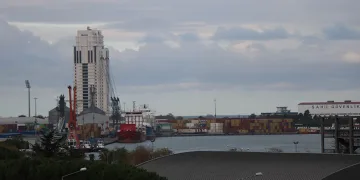 Gemiler açığa demirledi, liman boş kaldı
