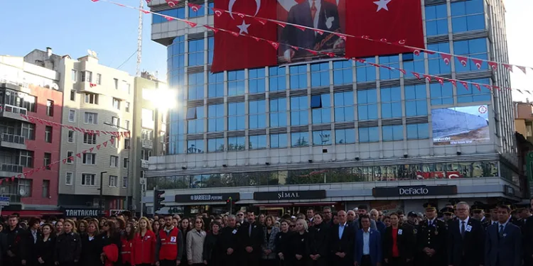 Atatürk, vefatının 85. yıldönümünde Uşak’ta anıldı