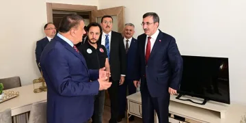 Cevdet Yılmaz, deprem konutlarını inceledi