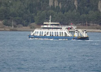Bozcaada ve Gökçeada’ya tüm feribot seferleri iptal edildi