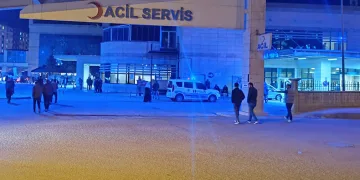 Çocukların kavgasında bir kişi bıçakla yaralandı