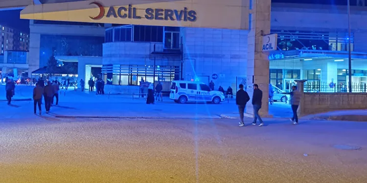 Çocukların kavgasında bir kişi bıçakla yaralandı
