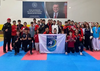Turnuvada madalyaları topladılar