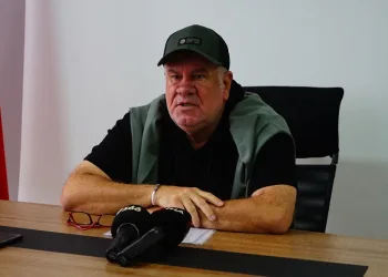 Levent Eriş: “Defansif oynadığımıza katılmıyorum, ligde iki santrfor ile oynayan tek takımız”