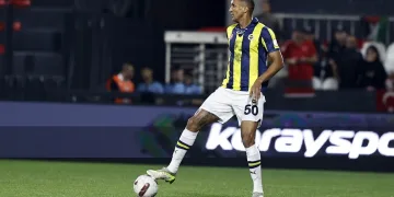 Fenerbahçe’de stoper belirsizliği