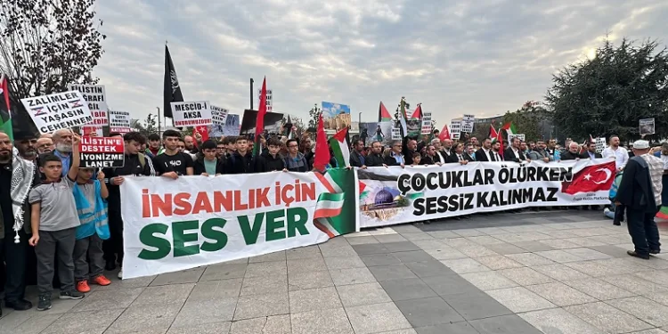 Düzce’de Filistin’e destek gösterisi