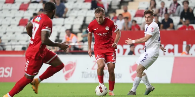 Antalyaspor kupada 4. tura yükseldi