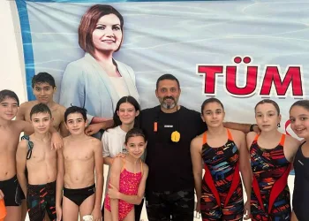 İzmit Belediyespor Kulübü Yüzme Takımı ulusal ligde finalde