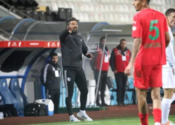 Erzurumspor Teknik Direktörü Hakan Kutlu: “Genç oyuncularımı tebrik ediyorum”