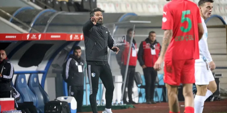 Erzurumspor Teknik Direktörü Hakan Kutlu: “Genç oyuncularımı tebrik ediyorum”