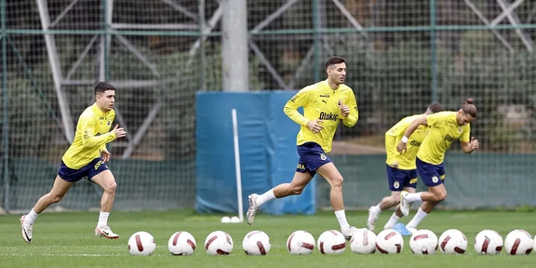 Fenerbahçe’de Trabzonspor maçı hazırlıkları devam etti