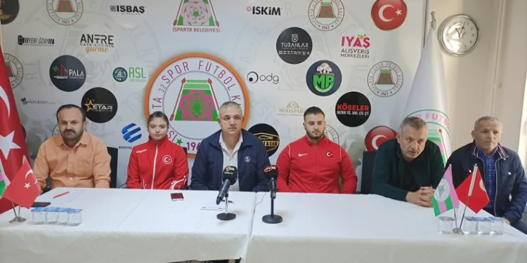 Isparta 32 Spor, güreşçilere sahip çıktı