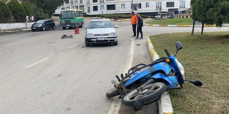 Uzunköprü’de motosiklet otomobile çarptı: 1 yaralı