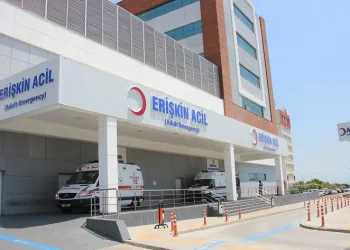 Elektrikli bisikletle motosiklet çarpıştı: 3’ü çocuk 4 yaralı