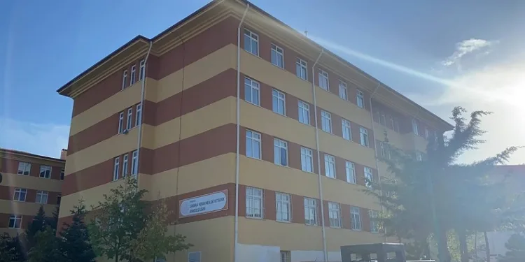 Isparta’da doğal gazdan etkilenen 10 öğrenci hastanelik oldu