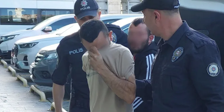 Kablo hırsızları suçüstü yakalandı