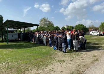 Bursa’da cinnet kurbanı anne ve oğulları toprağa verildi