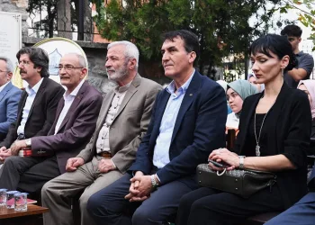 Bu kütüphanede 700 yıllık şiir mirası var