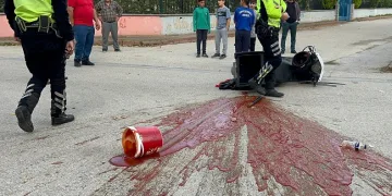 Bursa’da motosiklet sürücüsü yaralandı, ketçaplar yola saçıldı