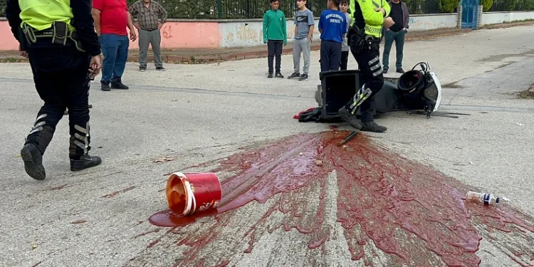 Bursa’da motosiklet sürücüsü yaralandı, ketçaplar yola saçıldı