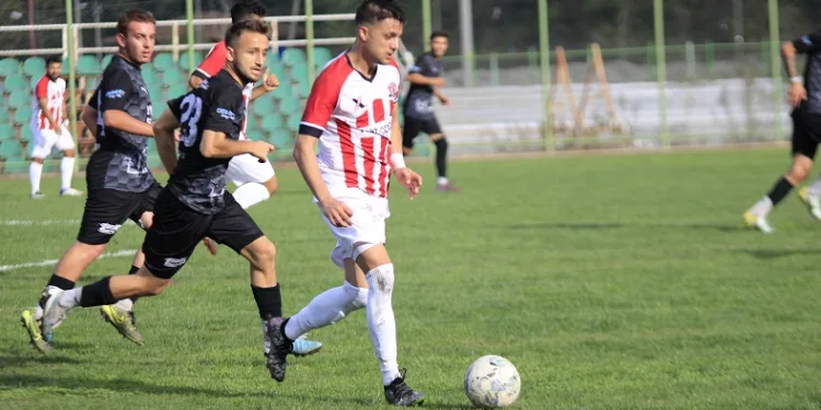 Devrek Belediyespor Çaycuma’yı farklı geçti