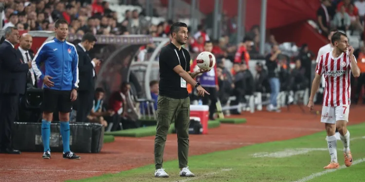 Antalyaspor Futbol Sorumlusu Nuri Şahin: “Türkiye ligi çok zor bir lig, üst üste maç kazanmak çok önemli”