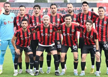 Turgutluspor zirveden kopmuyor