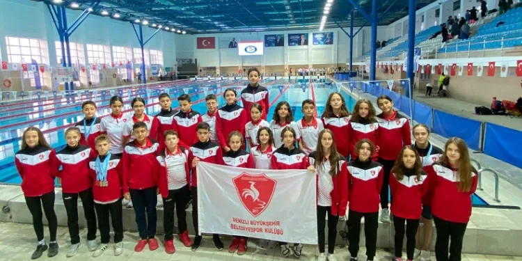 Denizlili yüzücüler 5 altın madalyayla döndü