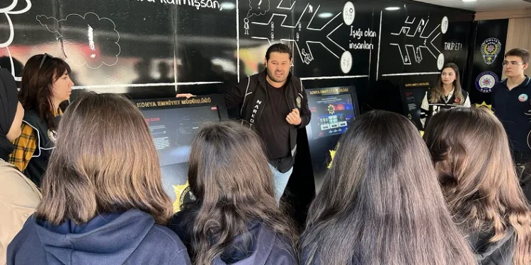 Narko Tır Aksaray’da vatandaşları bilinçlendirdi