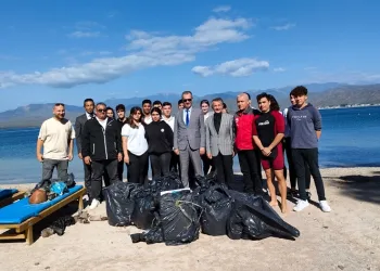 Fethiye’de deniz dibi ve sahil temizliği yapıldı