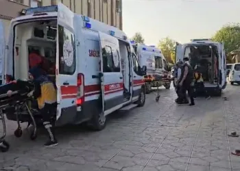 Adıyaman’da otomobil tarlaya uçtu: 5 yaralı