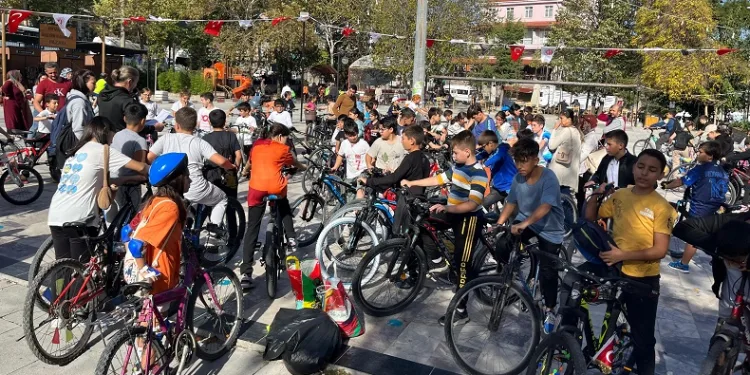 Ayvacık’ta bisiklet turu etkinliği