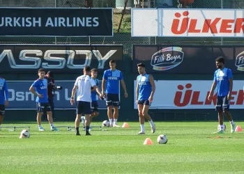 Abdullah Avcı: “Fenerbahçe dosyasını kapattık, konsantrasyonumuzu Konyaspor’a odakladık”