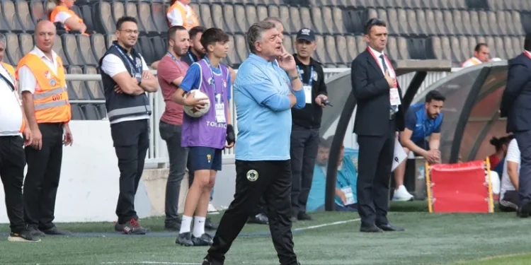 Yılmaz Vural Menemen FK’nın başında 2’de 2 yaptı